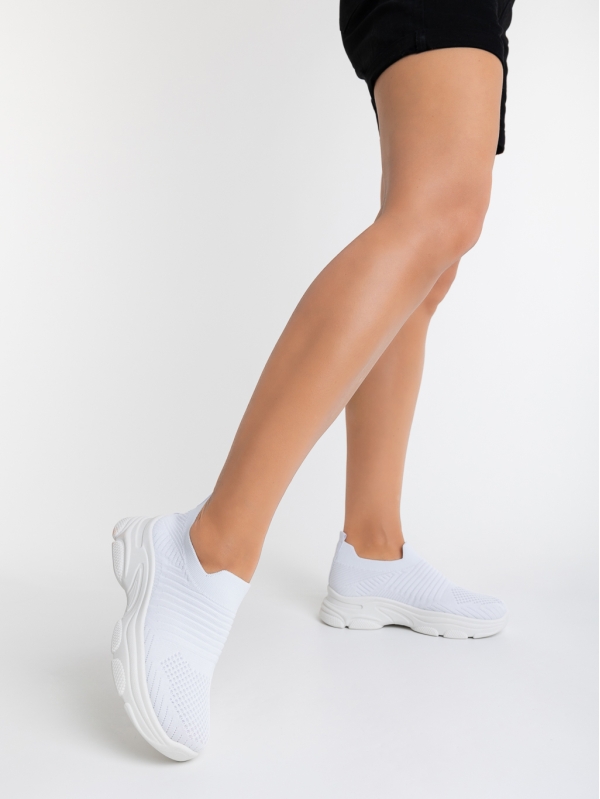Γυναικεία αθλητικά παπούτσια λευκά από ύφασμα Sakura, 3 - Kalapod.gr