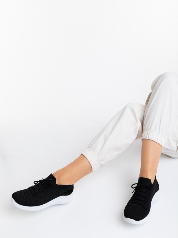 Γυναικεία αθλητικά παπούτσια μαύρα με λευκό από ύφασμα Therese, 4 - Kalapod.gr
