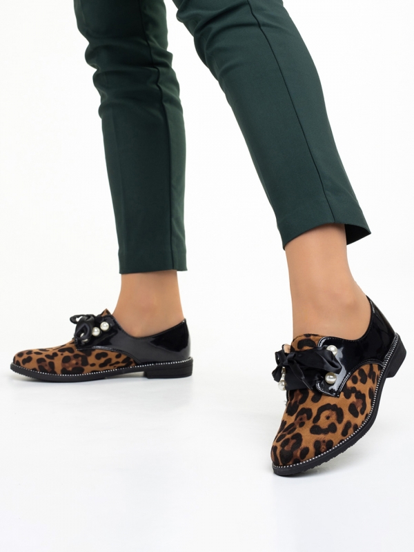 Γυναικεία παπούτσια  λεοπάρδαλη από οικολογικό δέρμα και ύφασμα Sarai, 4 - Kalapod.gr