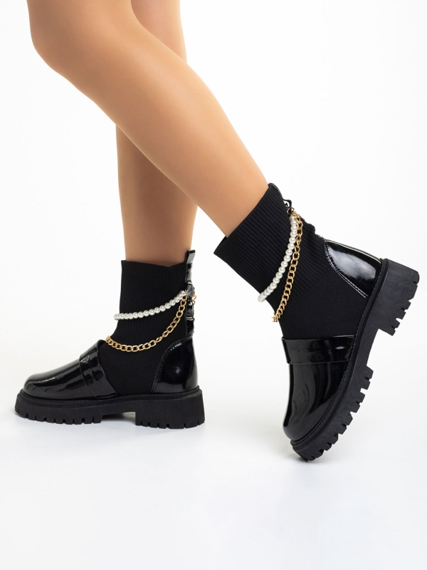 Γυναικείες μπότες μαύρες από οικολογικό λακαρισμένο δέρμα  και ύφασμα Caralyn, 2 - Kalapod.gr