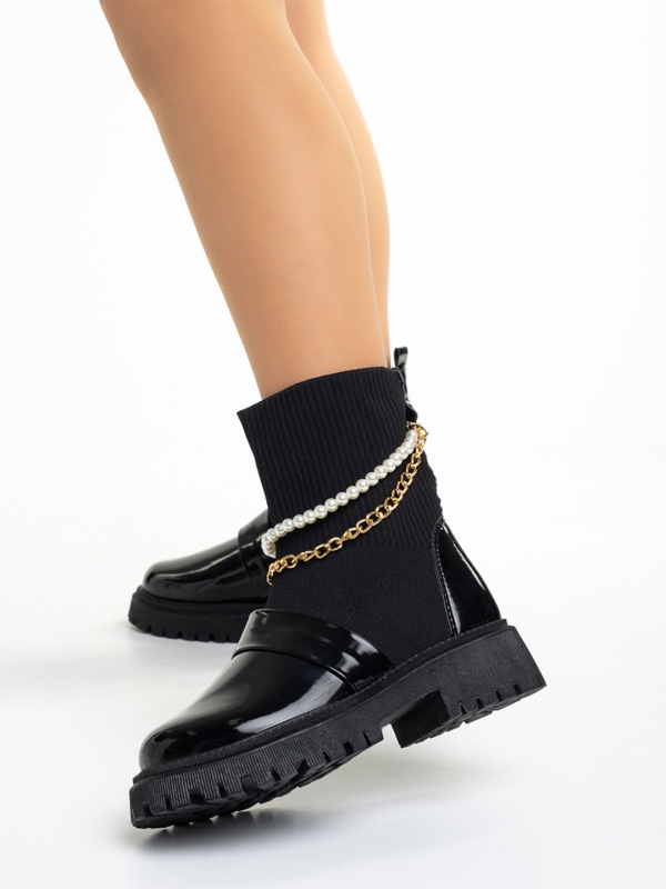 Γυναικείες μπότες μαύρες από οικολογικό λακαρισμένο δέρμα  και ύφασμα Caralyn, 3 - Kalapod.gr